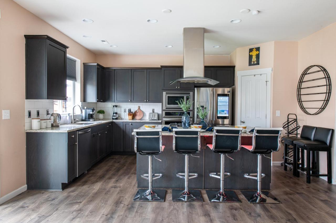 Utopia Luxury Stay Puyallup Extérieur photo